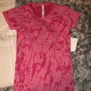 Lululemon workout top NWT